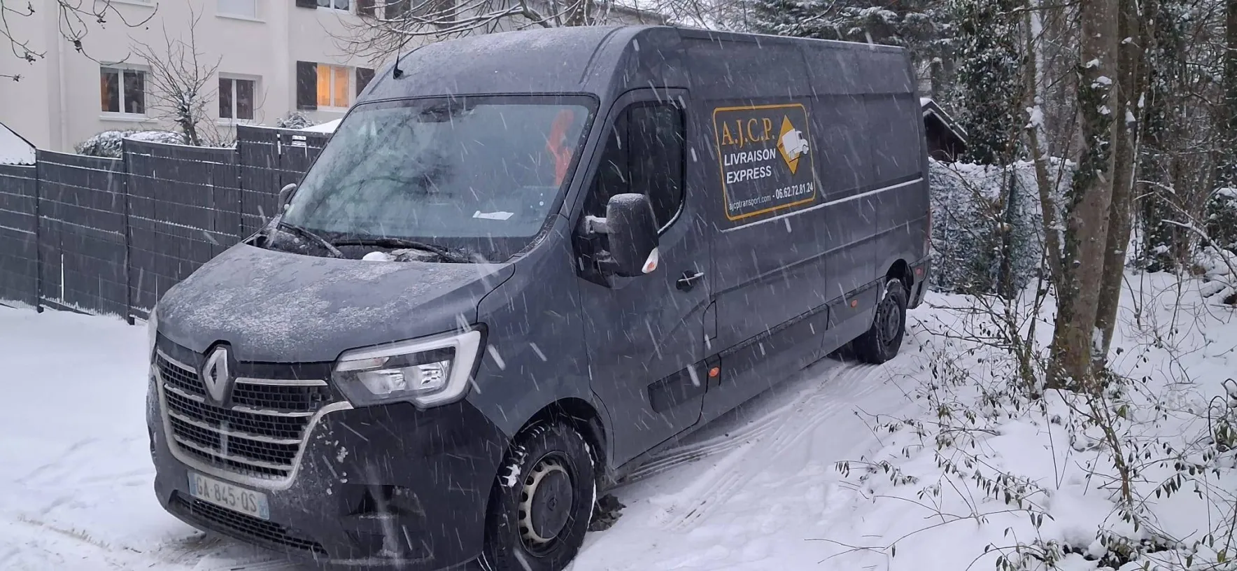 Camionnette AJCP sur site client